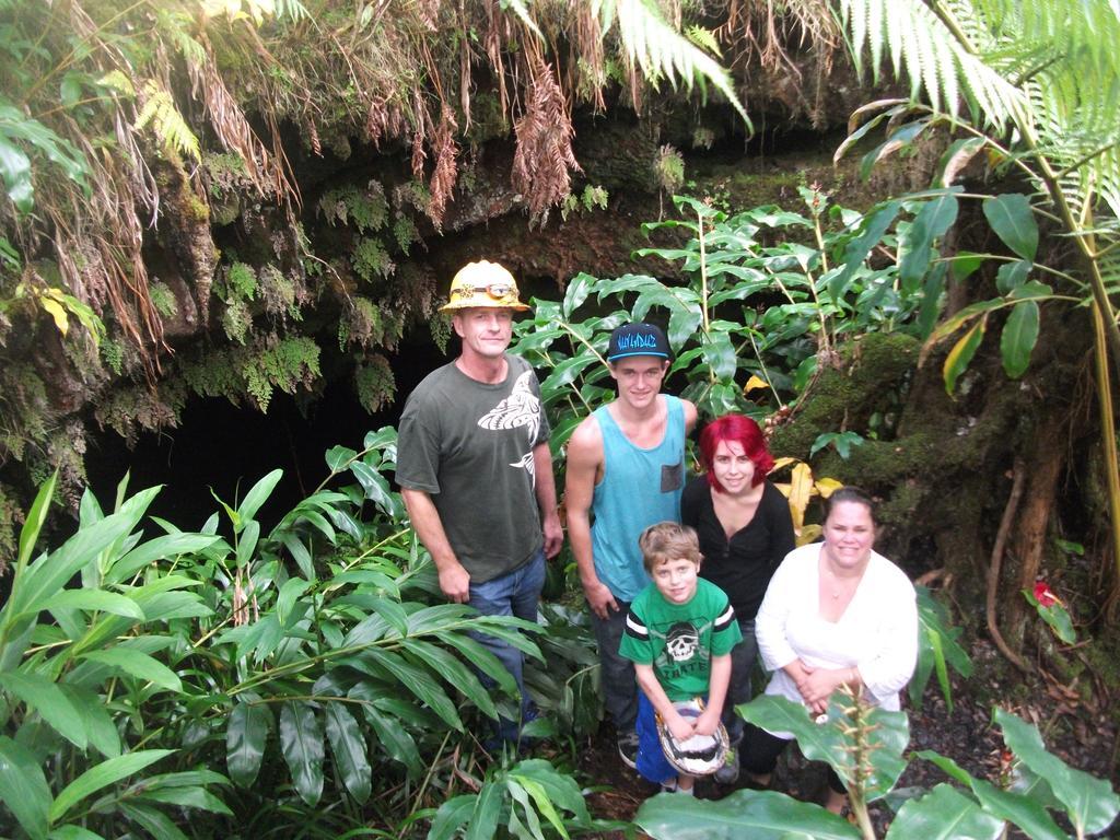 Aloha Crater Lodge Volcano Extérieur photo